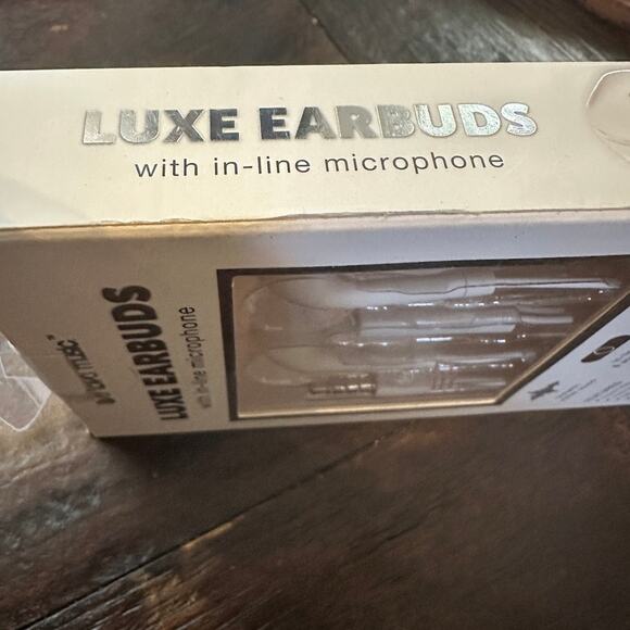 Live Love Music Luxe Earbuds White In-Line Mic Soft Touch 3.5mm Wired Headphones - Picture 2 of 4